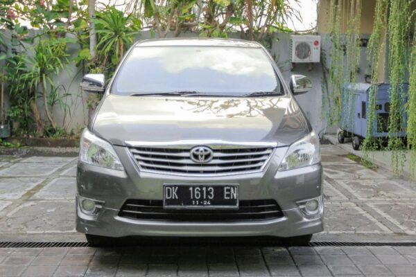 Toyota Innova AT